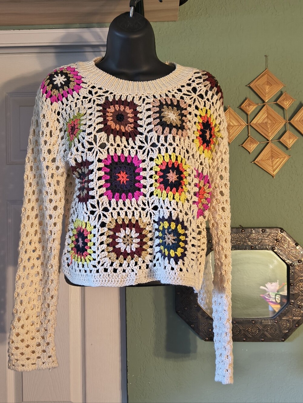 Luna Ivy Cream Multi Floral Granny Square Crochet Knit Sweater Size M
